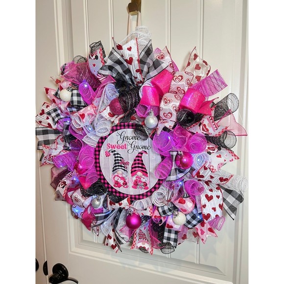 Handmade Valentine’s Gnome Sweet Gnome Ribbon Prelit Wreath 22 ins LED W16 - Picture 2 of 11